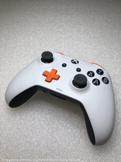Microsoft Xbox One S Wireless Controller-Custom White/Orange/Black**POUŽITÝ**